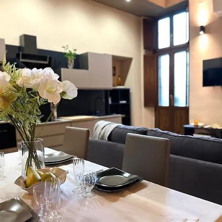 180 M2 Grand - Piazza Castello *