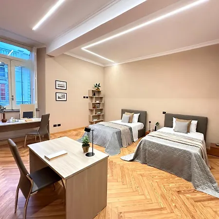 180 M2 Grand - Piazza Castello Apartman *
